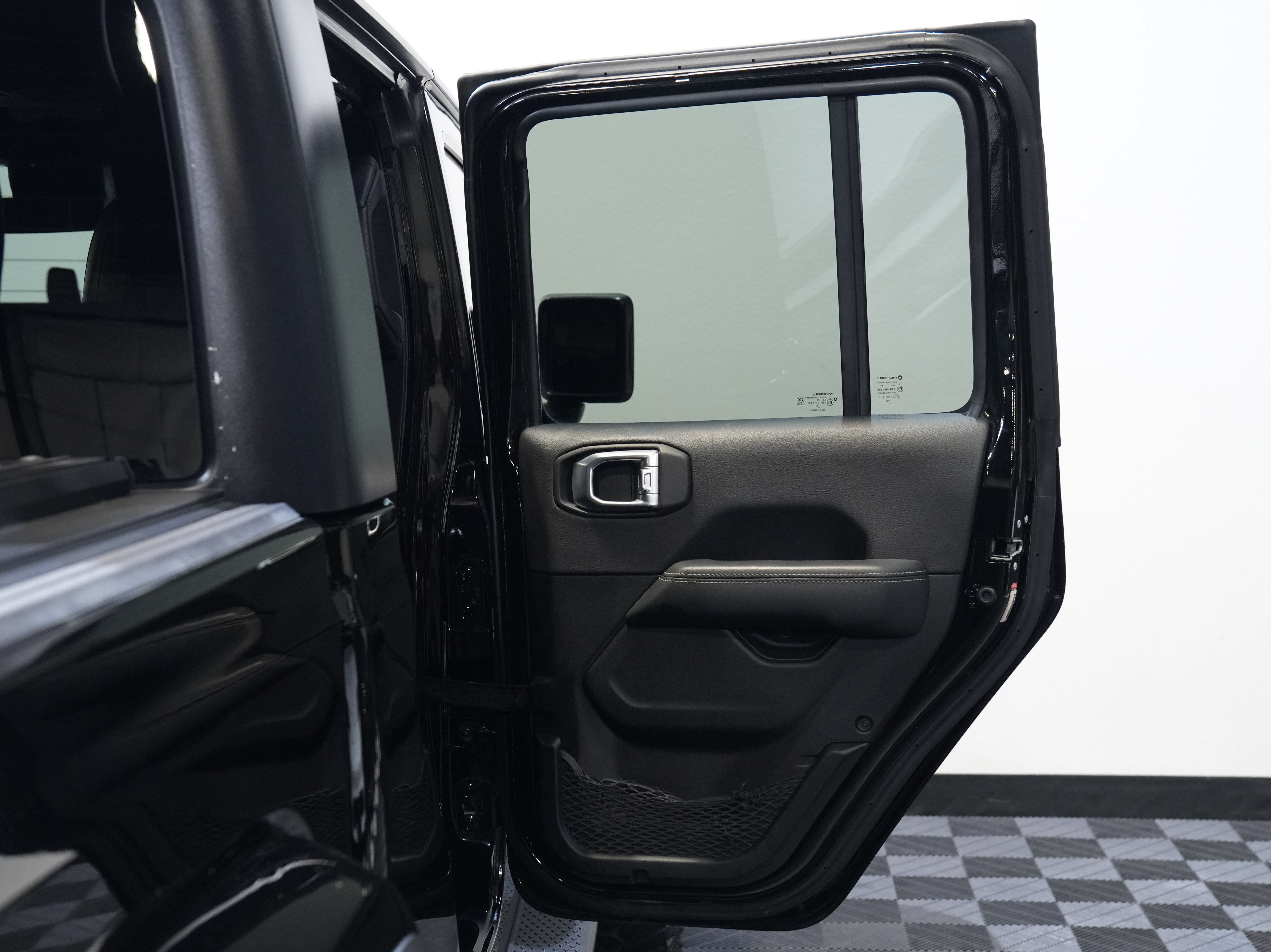 Used 2021 Jeep Gladiator Overland w/ Uconnect 4C Nav & Sound Group AWD/4WD image 28