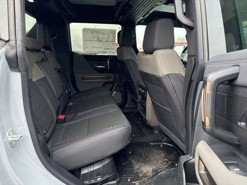 New 2025 GMC Hummer EV 3X w/ Extreme Off-Road Package image 10