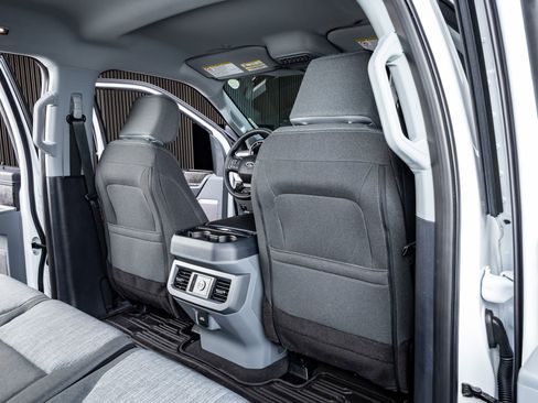 Used 2025 Ford F250 XLT w/ Black Appearance Package image 32