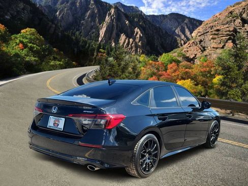 Used 2022 Honda Civic Sport image 3