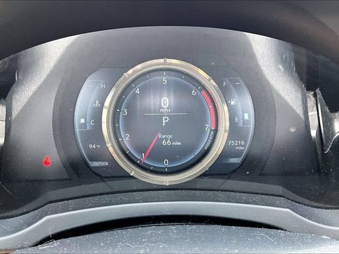 Used 2016 Lexus IS 200t w/ F Sport Package RWD image 26
