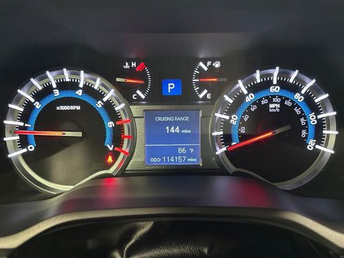 Used 2015 Toyota 4Runner SR5 AWD/4WD image 23