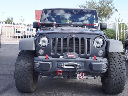 Used 2017 Jeep Wrangler Unlimited Rubicon AWD/4WD image 2