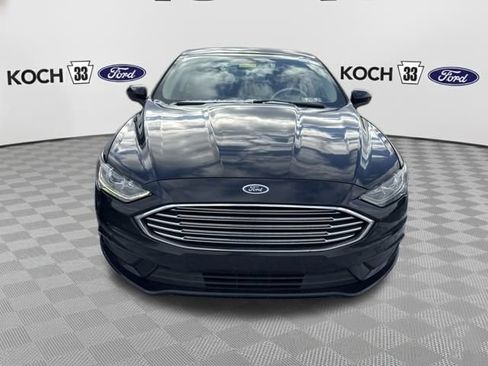 Used 2018 Ford Fusion SE image 2