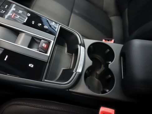 Used 2026 Porsche Macan image 15