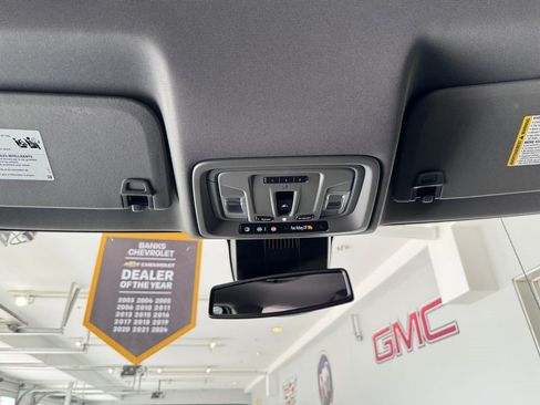 Used 2024 GMC Sierra 1500 Elevation w/ Preferred Package AWD/4WD image 28