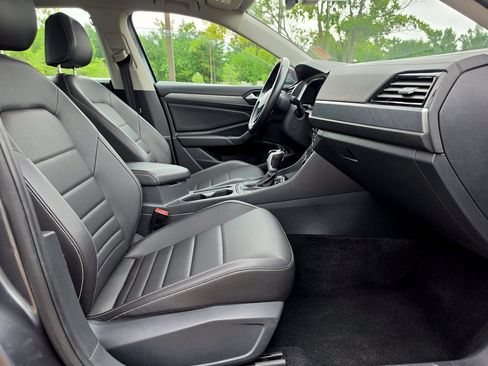 Used 2024 Volkswagen Jetta SE FWD image 30