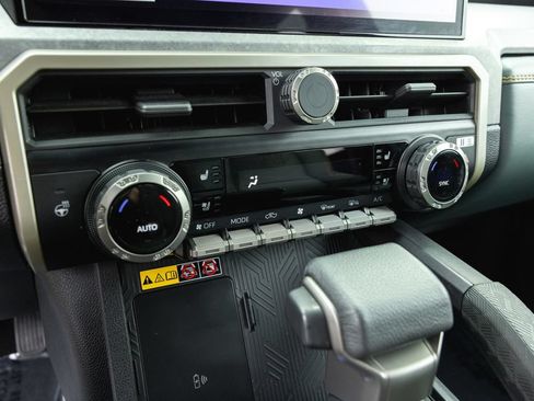 Certified 2025 Toyota Tacoma 4x4 Double Cab Hybrid image 23
