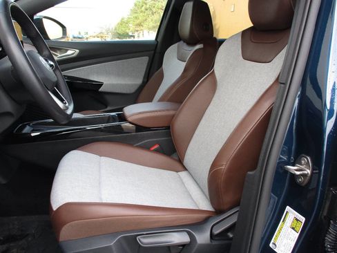 Used 2023 Volkswagen ID.4 Pro image 59