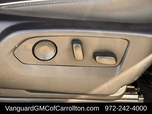 Used 2023 Chevrolet Suburban Premier w/ Advanced Technology Package image 28