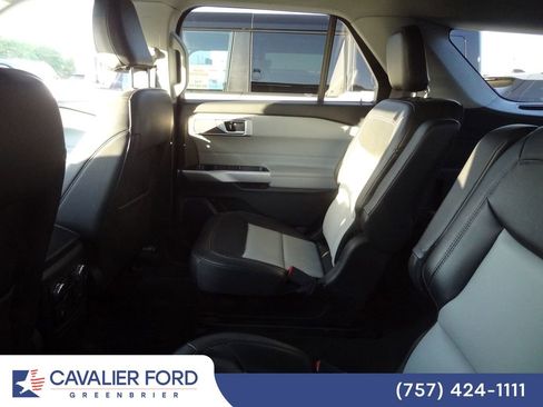 Used 2023 Ford Explorer XLT w/ Equipment Group 202A AWD/4WD image 7