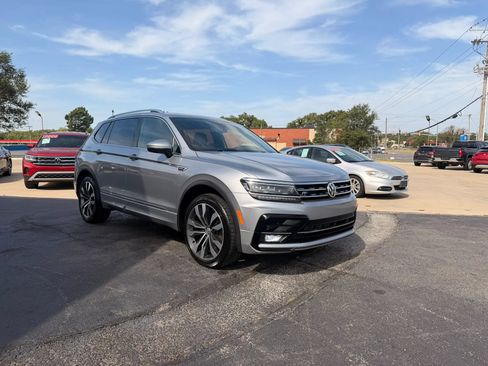 Used 2019 Volkswagen Tiguan SEL Premium R-Line AWD/4WD image 8