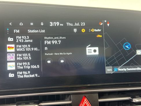 Used 2025 Hyundai Elantra SEL FWD image 30