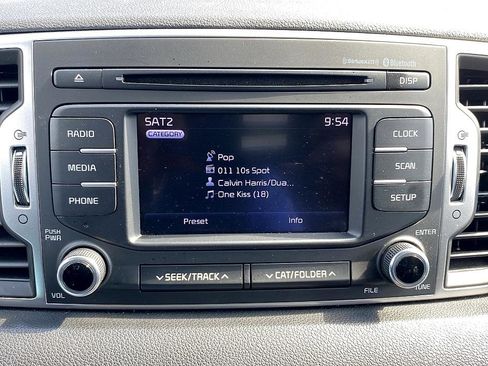 Used 2018 Kia Sportage LX image 16