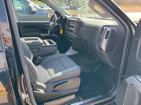 Used 2019 Chevrolet Silverado 1500 LT w/ All Star Edition image 19