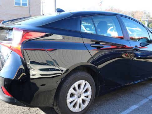 Used 2022 Toyota Prius LE image 7