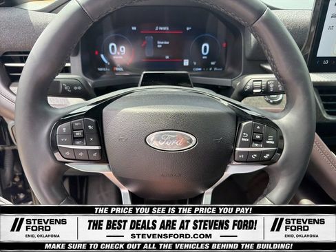 Used 2025 Ford Explorer Platinum AWD/4WD image 23