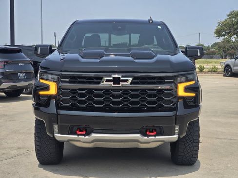 Used 2024 Chevrolet Silverado 1500 ZR2 w/ Technology Package AWD/4WD image 11