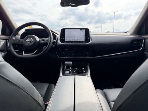 Used 2023 Nissan Rogue SL w/ SL Premium Package image 29