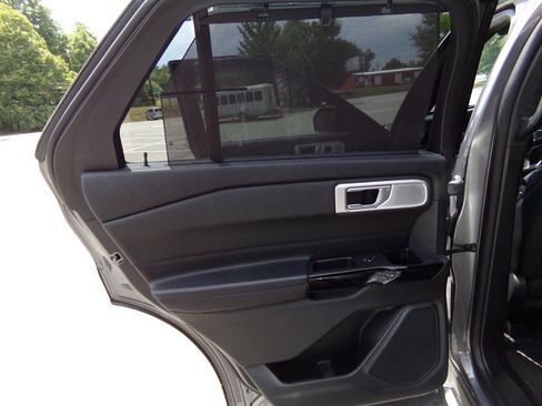 Used 2021 Ford Explorer Platinum w/ Equipment Group 601A AWD/4WD image 52