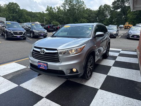 Used 2016 Toyota Highlander XLE AWD/4WD image 5