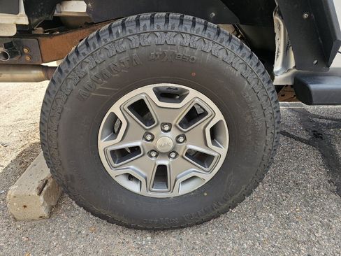 Used 2008 Jeep Wrangler Unlimited X AWD/4WD image 32