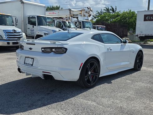 Used 2021 Chevrolet Camaro SS RWD image 7