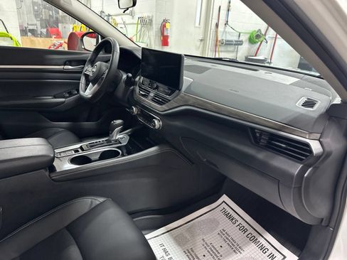 Used 2025 Nissan Altima 2.5 SL AWD/4WD image 33