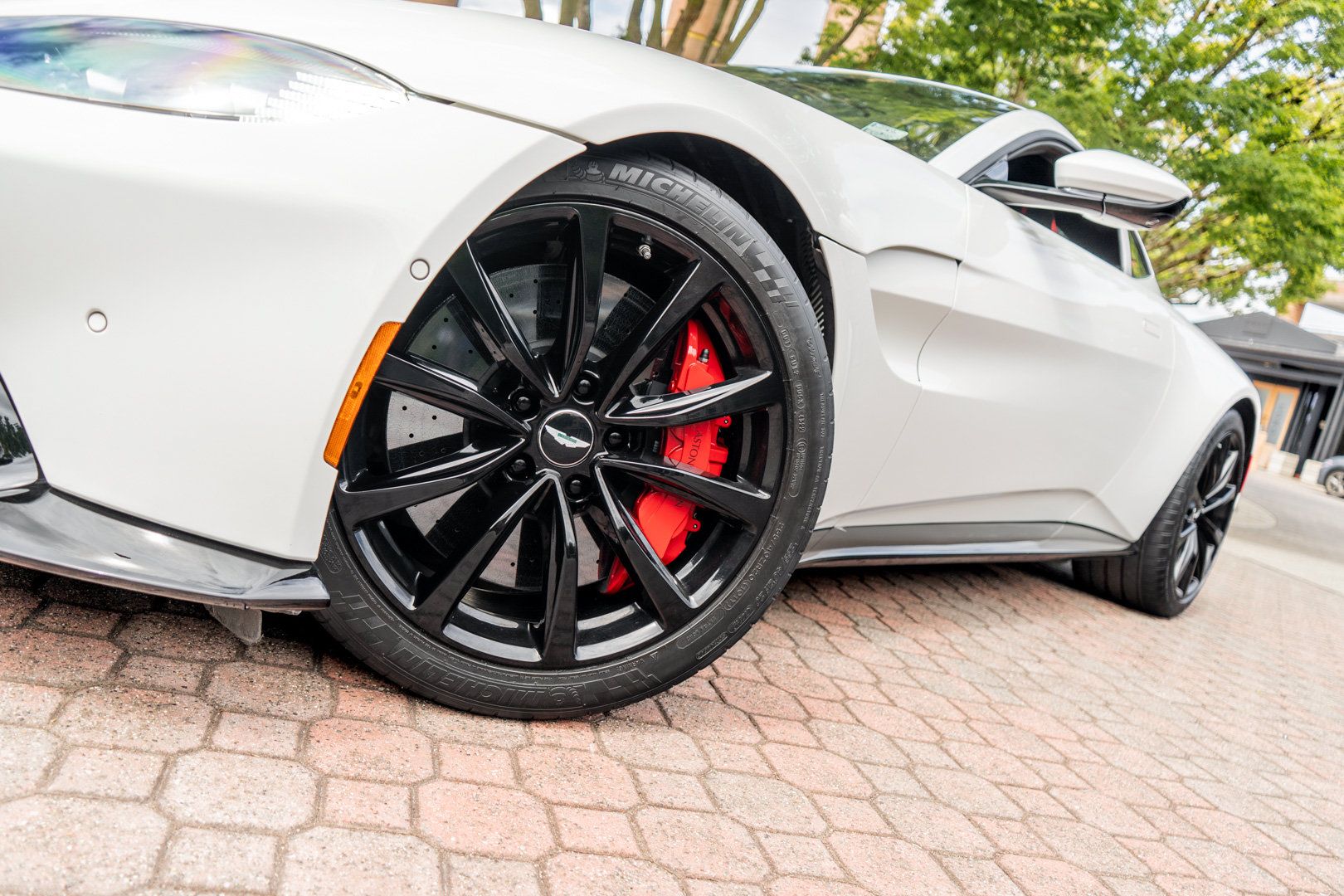 Used 2020 Aston Martin V8 Vantage Coupe RWD image 35