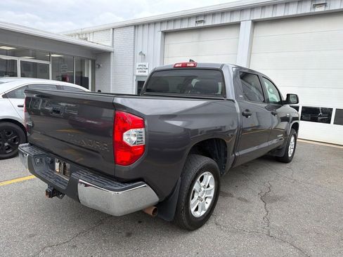 Used 2020 Toyota Tundra SR5 w/ SR5 Upgrade Package AWD/4WD image 11