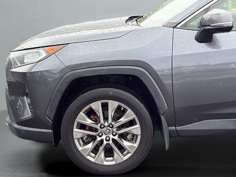 Used 2019 Toyota RAV4 Limited w/ Advanced Technology Package AWD/4WD image 27