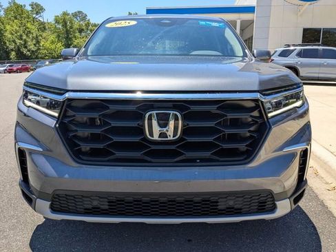 Certified 2025 Honda Pilot EX-L image 3