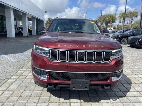 Used 2024 Jeep Wagoneer 4WD w/ Premium Group I image 3