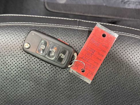 Used 2014 Volkswagen Beetle TDI image 33