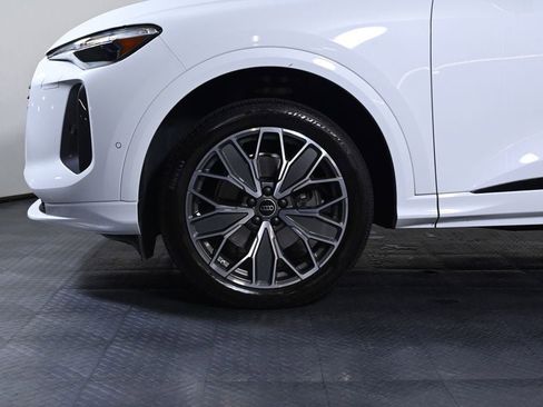 Used 2025 Audi Q5 Premium Plus w/ Premium Plus AWD/4WD image 23