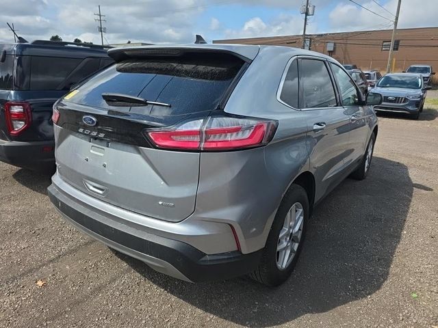 Used 2024 Ford Edge SEL w/ Convenience Package AWD/4WD image 4