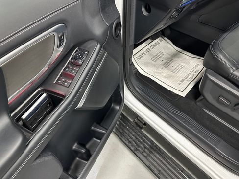 Used 2025 Ford Expedition Platinum AWD/4WD image 9