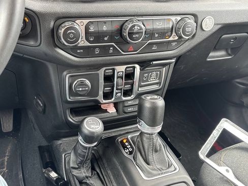 Used 2024 Jeep Wrangler Unlimited Sport AWD/4WD image 13