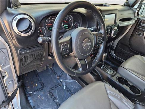 Used 2014 Jeep Wrangler Unlimited Rubicon w/ Connectivity Group AWD/4WD image 26