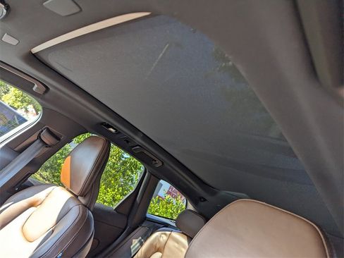 Used 2022 Volvo XC60 T8 Inscription w/ Advanced Package image 13