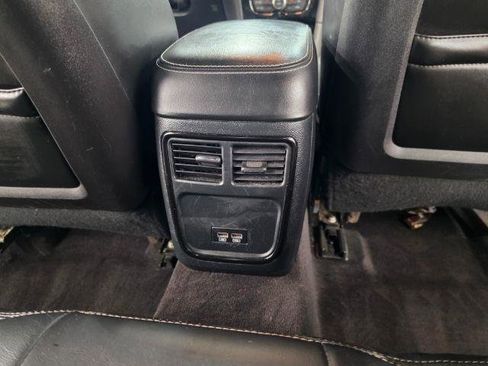 Used 2017 Chrysler 300 S RWD image 38