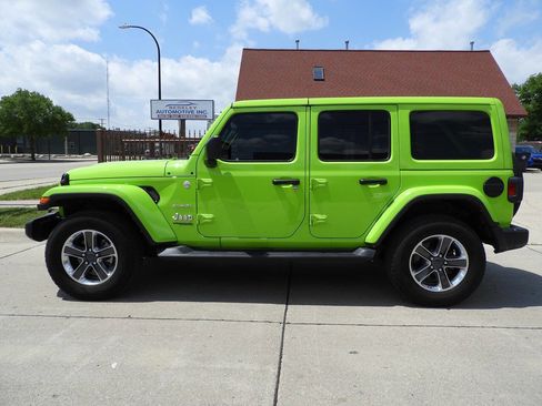 Used 2021 Jeep Wrangler Unlimited Sahara w/ Uconnect 4C Nav & Sound Group AWD/4WD image 5