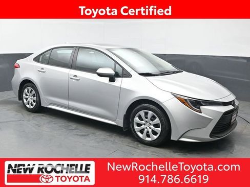 Certified 2025 Toyota Corolla LE FWD image 1