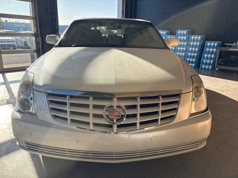 Used 2011 Cadillac DTS Premium w/ Driver Awareness Package FWD image 4