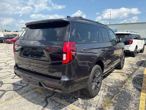 Used 2025 Ford Expedition Platinum w/ Stealth Performance Package AWD/4WD image 4