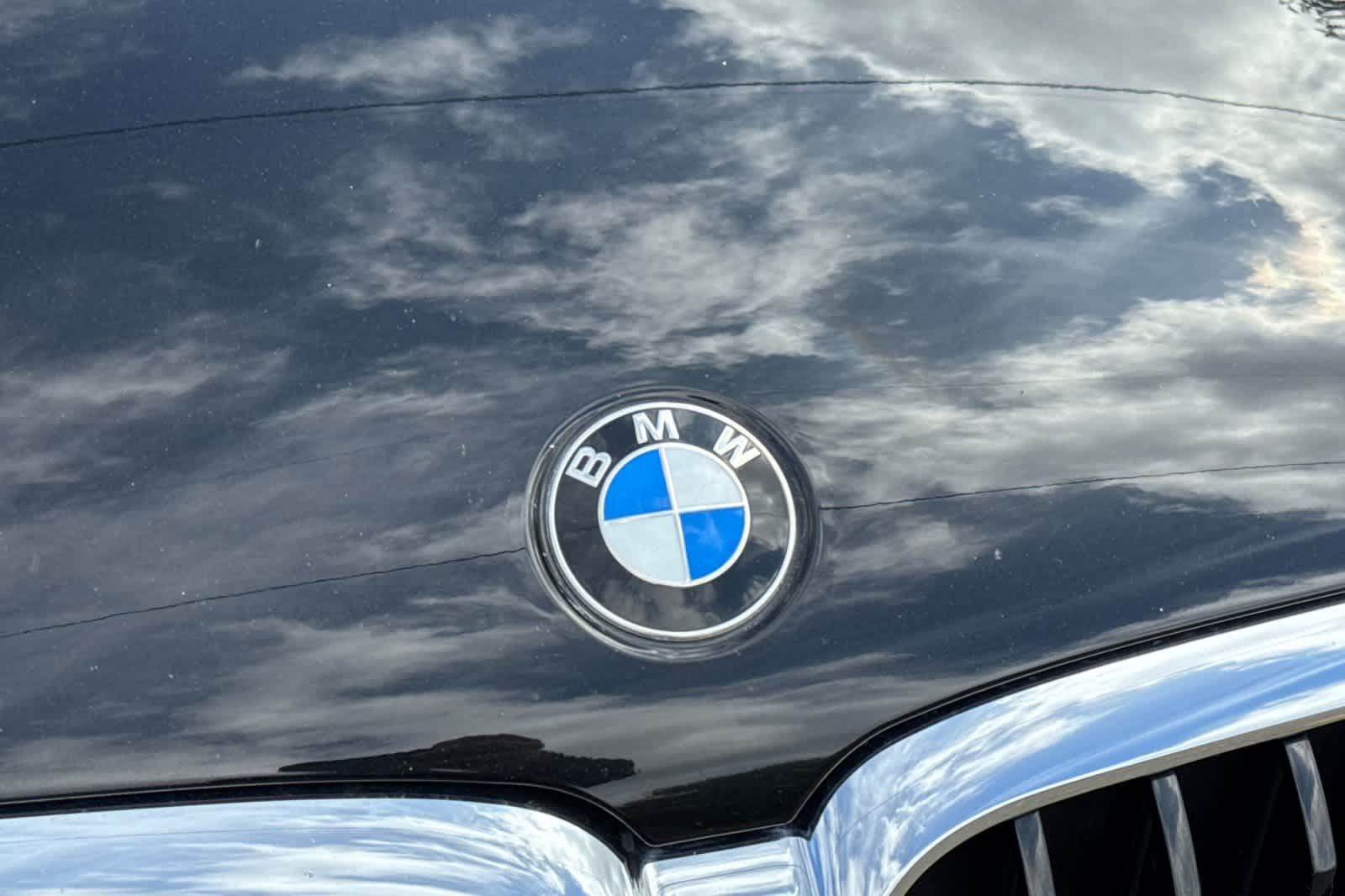 Used 2021 BMW 530i xDrive w/ Premium Package AWD/4WD image 10