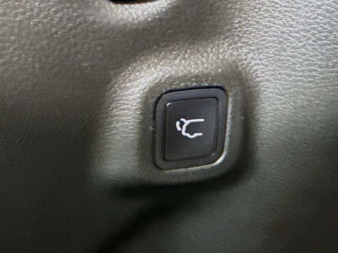 Used 2022 Jeep Compass Latitude w/ Sun and Sound Group image 30