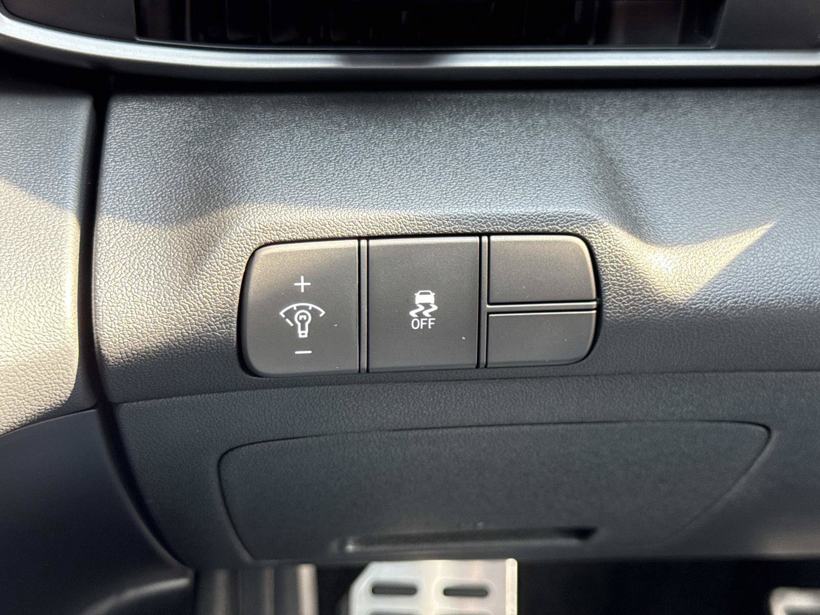 Certified 2026 Hyundai Elantra SEL Sport Premium FWD image 15