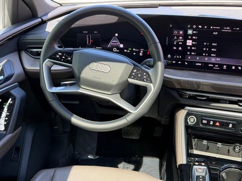 Used 2025 Audi Q5 Premium w/ Convenience Package AWD/4WD image 12