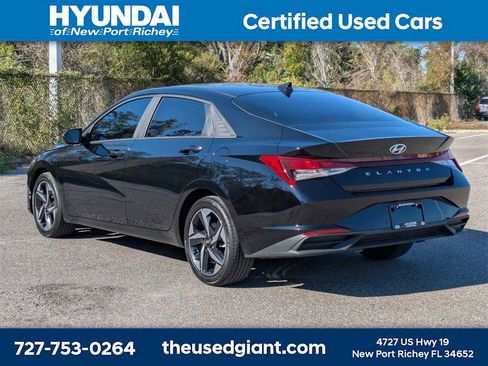Certified 2023 Hyundai Elantra SEL w/ Convenience Package image 3